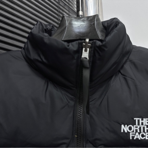 The North Face Men's Black and Blue Puffer Vest - Picture 3 of 7